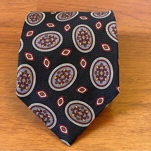 MARK PENDLETON ~ Black All Silk Neck Tie w/ Classic Medallion Print in Wine/Blue